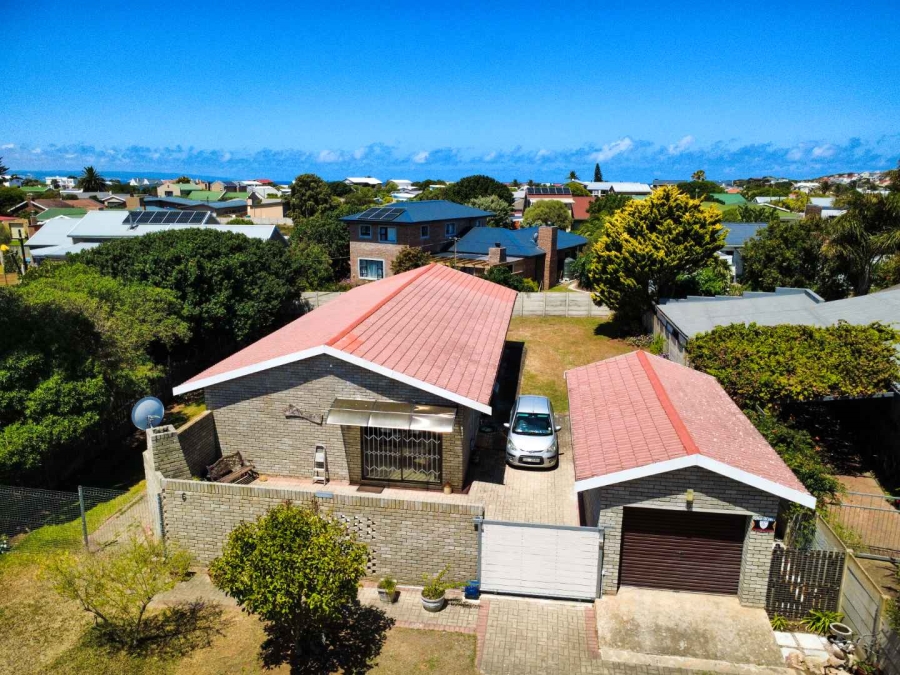 4 Bedroom Property for Sale in Stilbaai Wes Western Cape